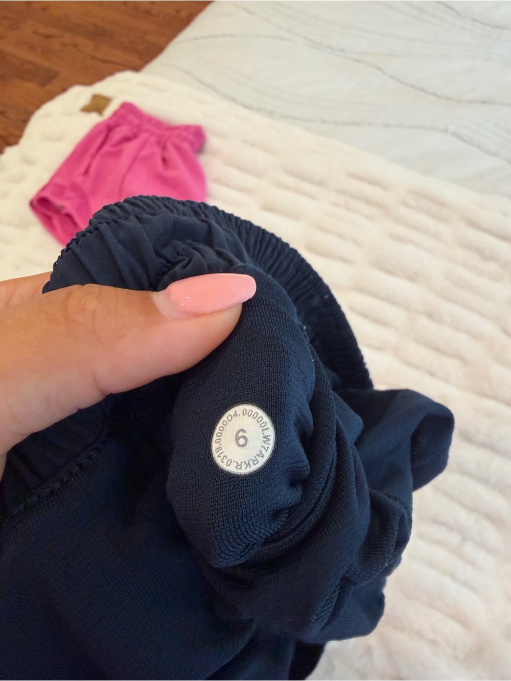 Lululemon Hotty Hot Low-Rise Lined Short 2.5” - Picture 3 of 3